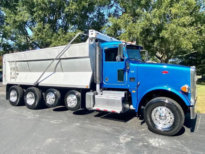 2014 Peterbilt 367 Dump Truck photo 15
