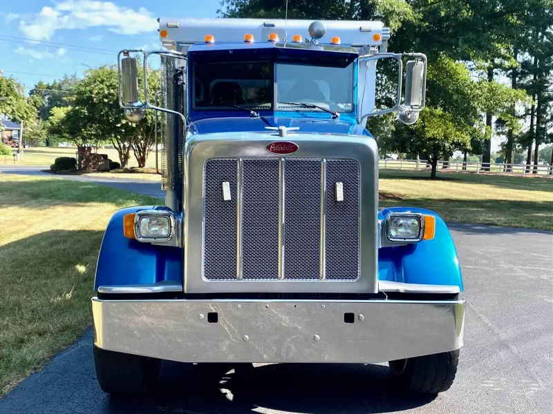 2014 Peterbilt 367 Dump Truck photo 11