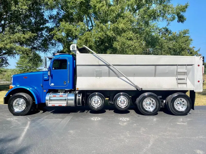 2014 Peterbilt 367 Dump Truck photo 12