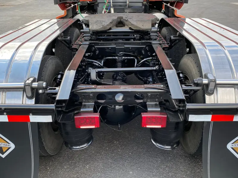 2018 International LT photo 36