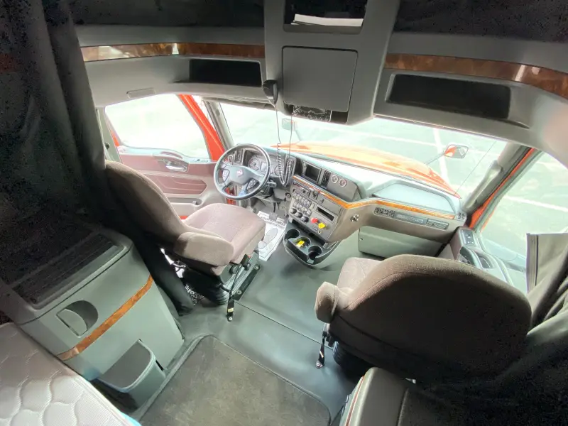 2018 International LT photo 24