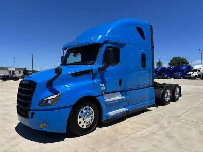 2020 Freightliner Cascadia 126