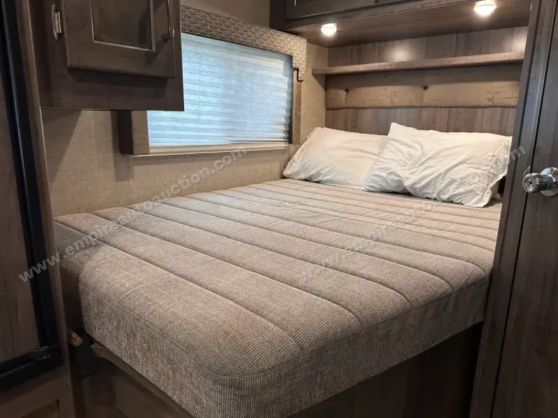2018 Winnebago Spirit 25B photo 21