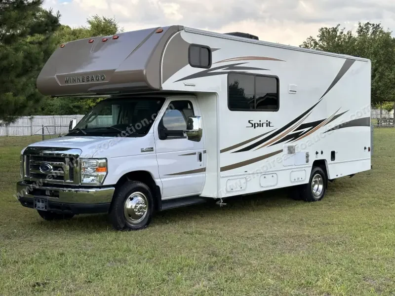 2018 Winnebago Spirit 25B photo 1