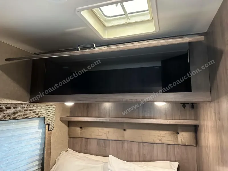 2018 Winnebago Spirit 25B photo 20