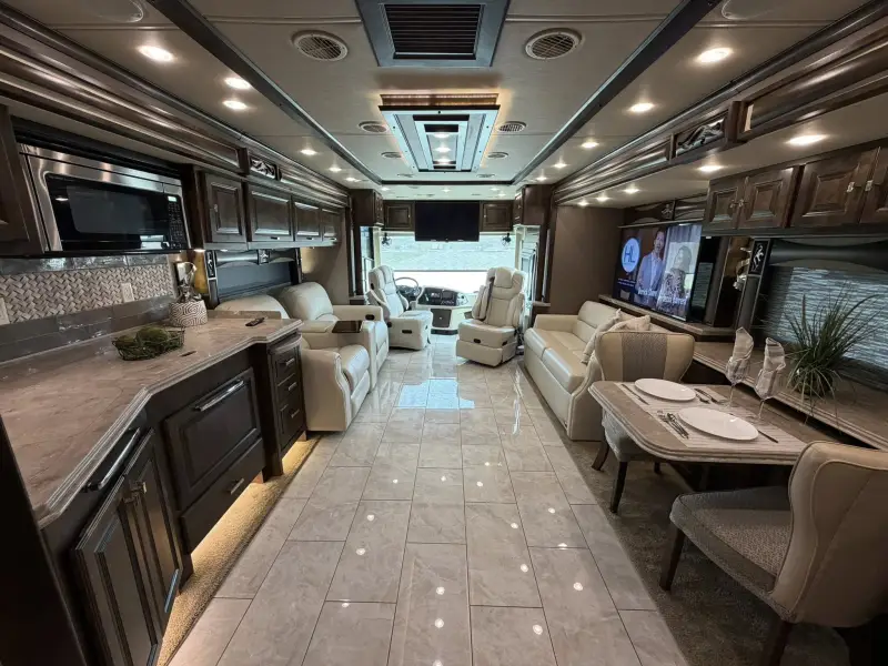 2018 Tiffin Phaeton 40IH photo 67