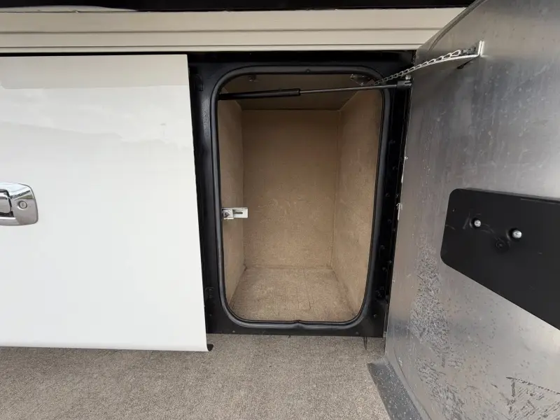 2018 Tiffin Phaeton 40IH photo 51