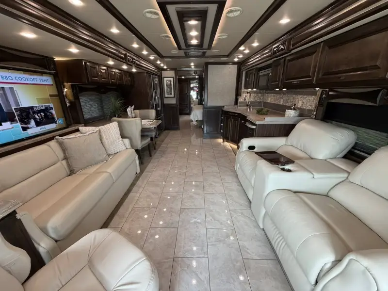 2018 Tiffin Phaeton 40IH photo 66