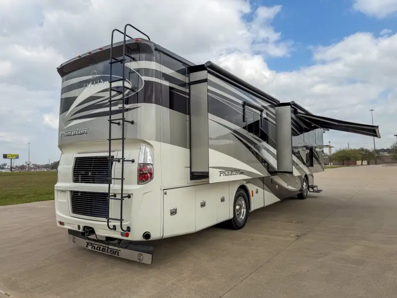2018 Tiffin Phaeton 40IH photo 61