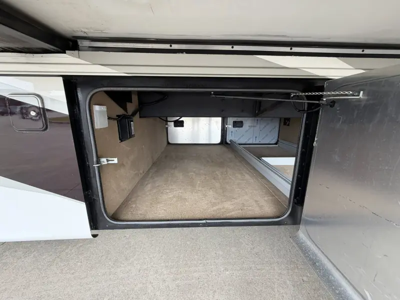 2018 Tiffin Phaeton 40IH photo 52