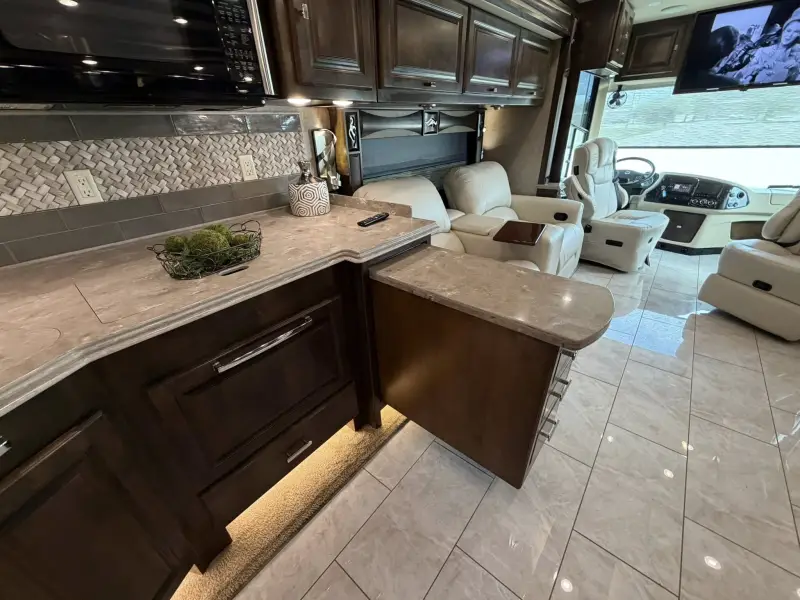 2018 Tiffin Phaeton 40IH photo 29