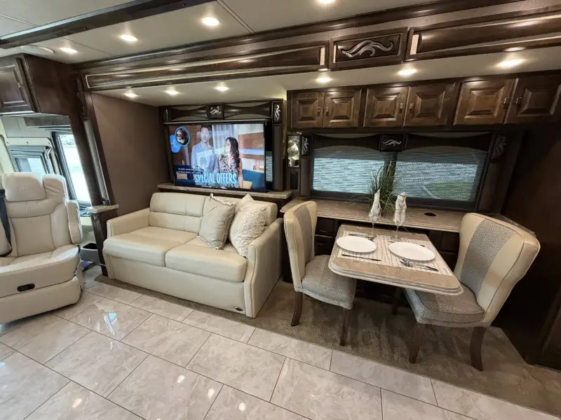 2018 Tiffin Phaeton 40IH photo 36