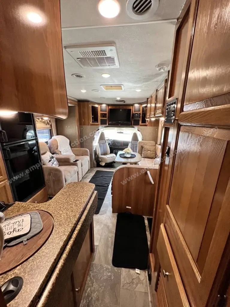 2019 Coachmen Leprechaun 260DS photo 13
