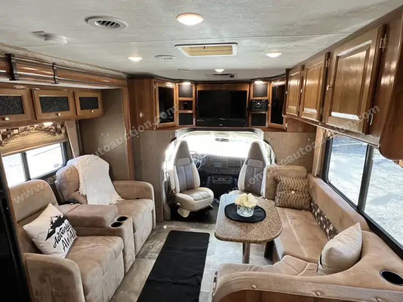 2019 Coachmen Leprechaun 260DS photo 19