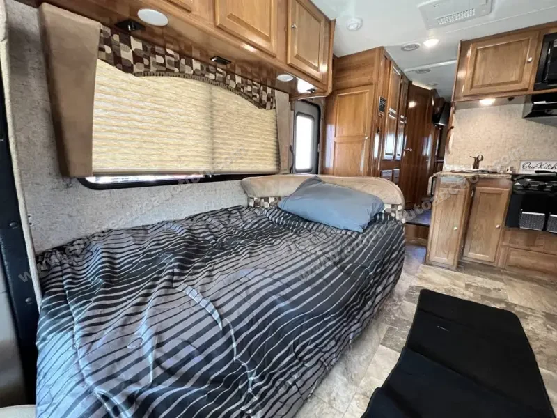2019 Coachmen Leprechaun 260DS photo 12