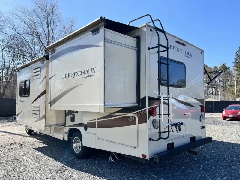 2019 Coachmen Leprechaun 260DS photo 23