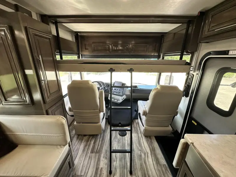 2021 Georgetown GT7 36k photo 20