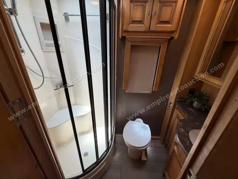 2018 Tiffin Allegro Red 33AA photo 4