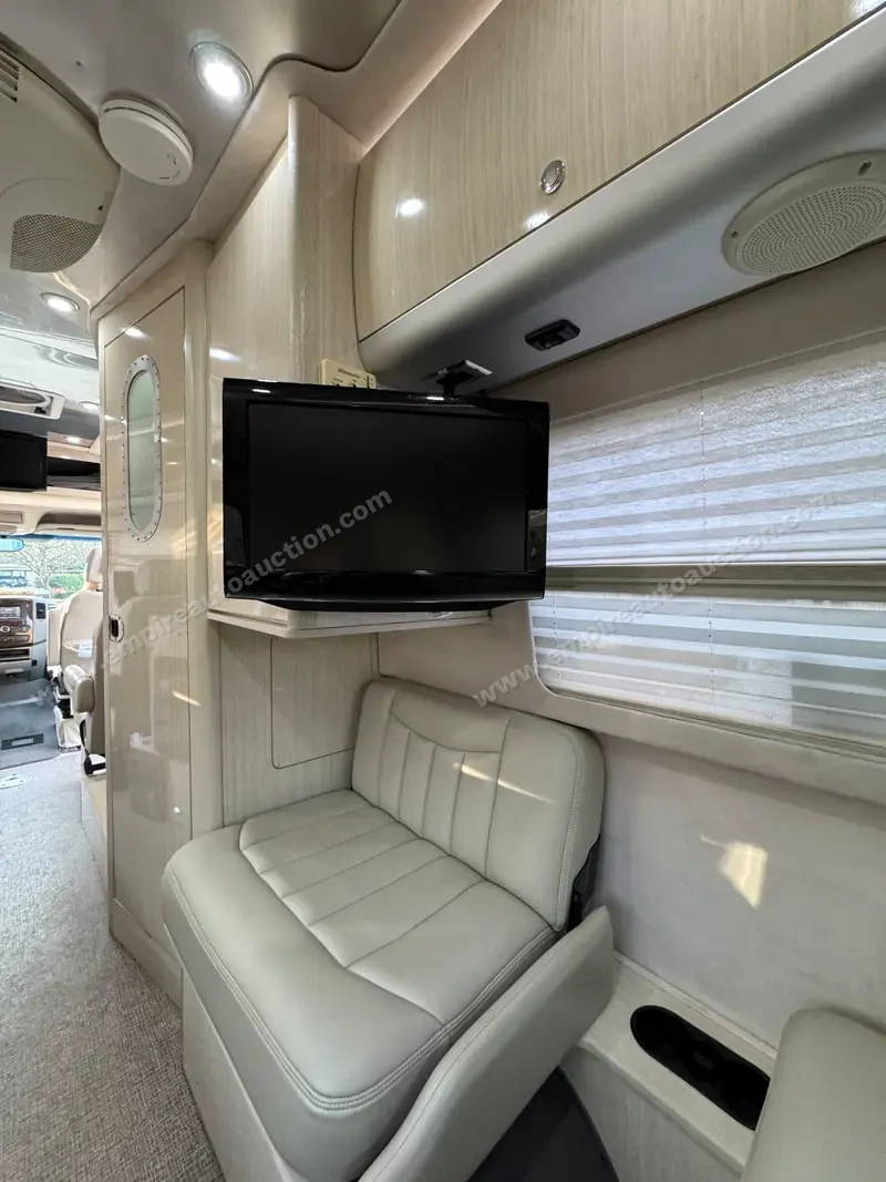 2011 Airstream Interstate 3500 Lounge photo 32
