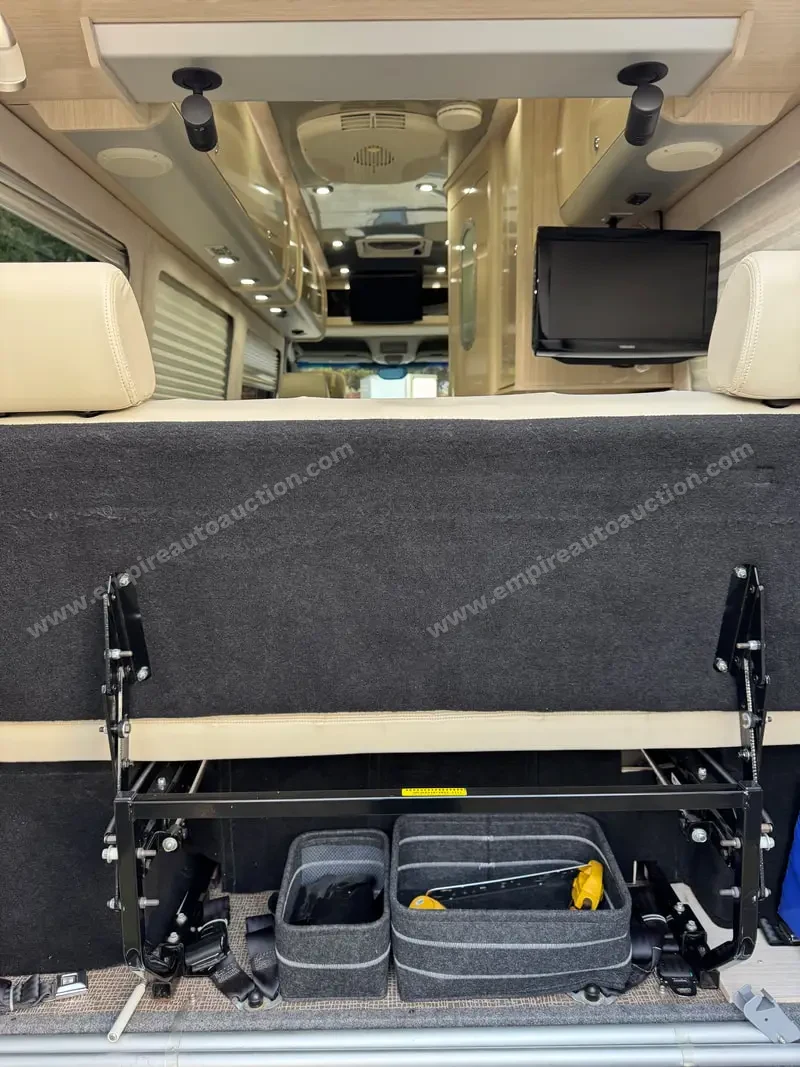 2011 Airstream Interstate 3500 Lounge photo 39
