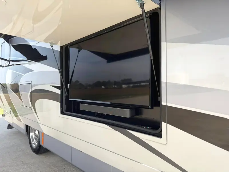 2020 Tiffin Phaeton 37BH photo 35
