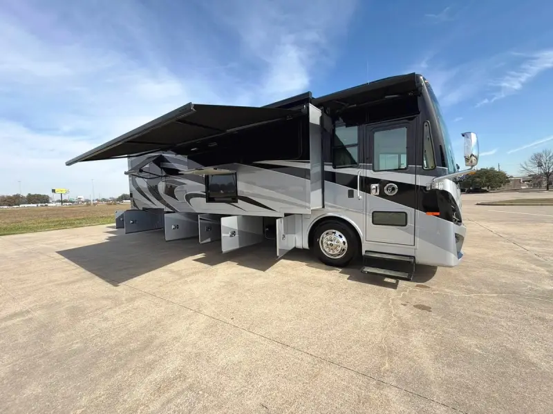 2020 Tiffin Phaeton 37BH photo 37