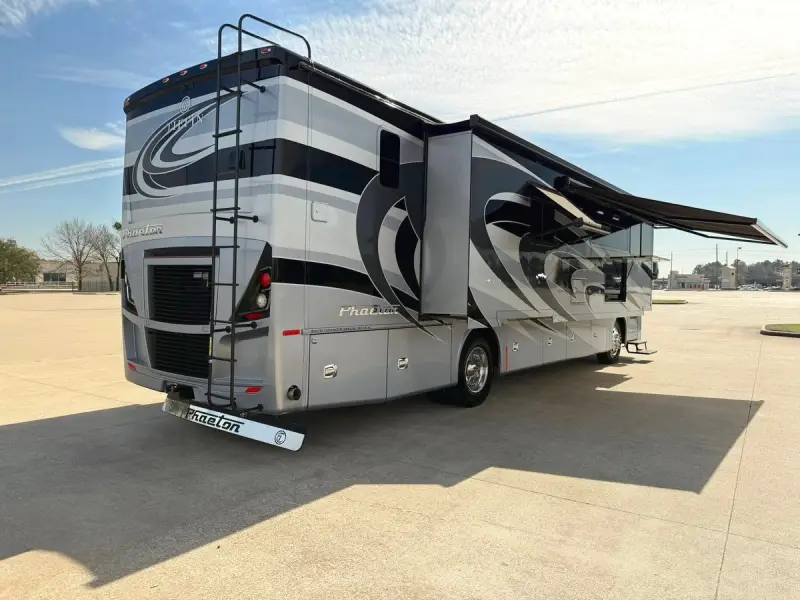 2020 Tiffin Phaeton 37BH photo 62
