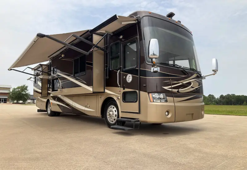 2011 Tiffin Phaeton 40QTH photo 1