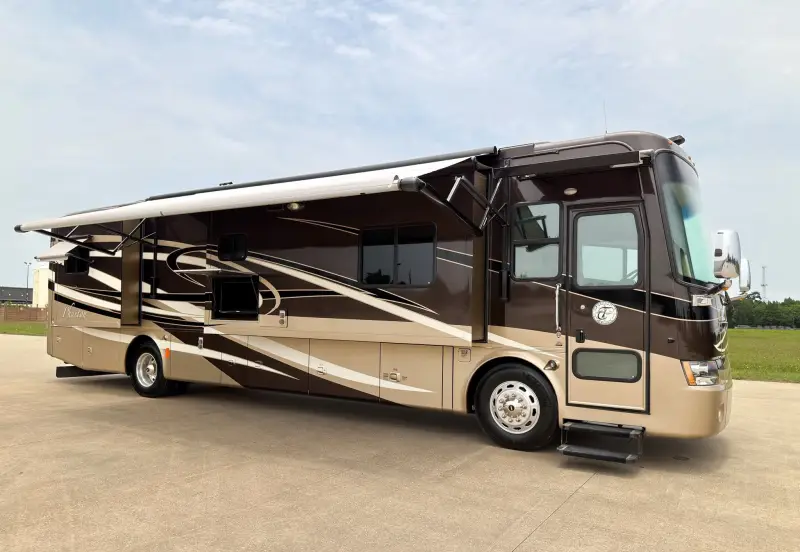 2011 Tiffin Phaeton 40QTH photo 13