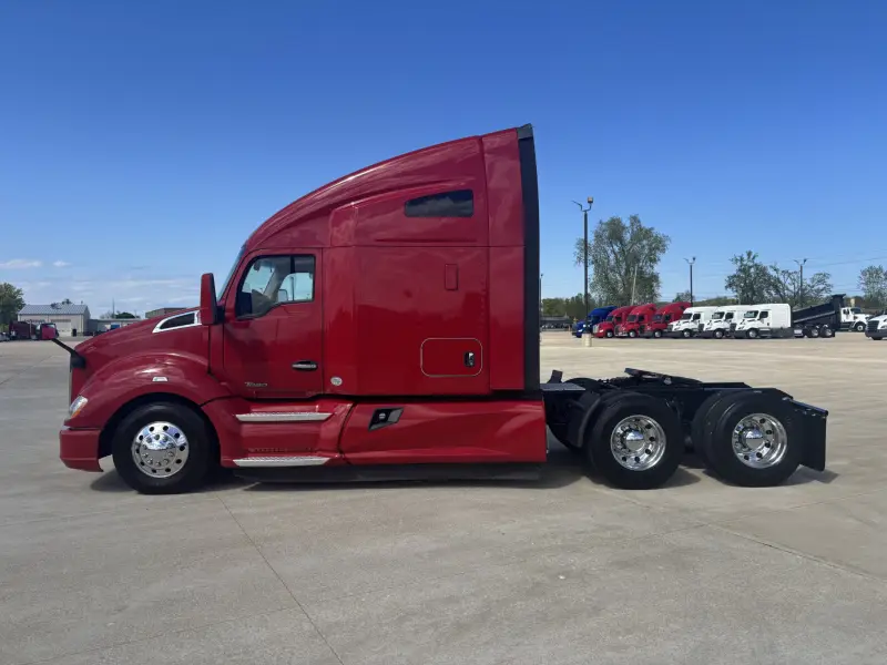 2021 Kenworth T680 photo 23