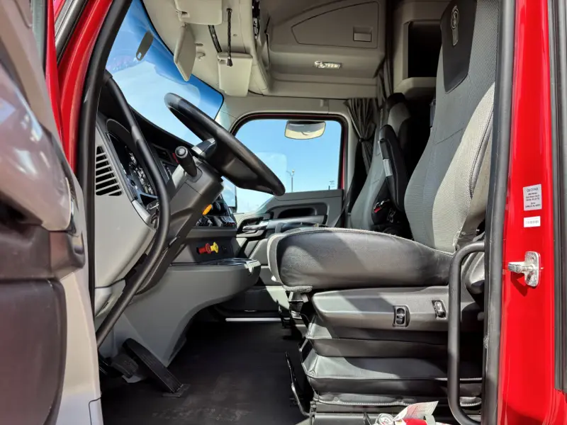 2021 Kenworth T680 photo 15