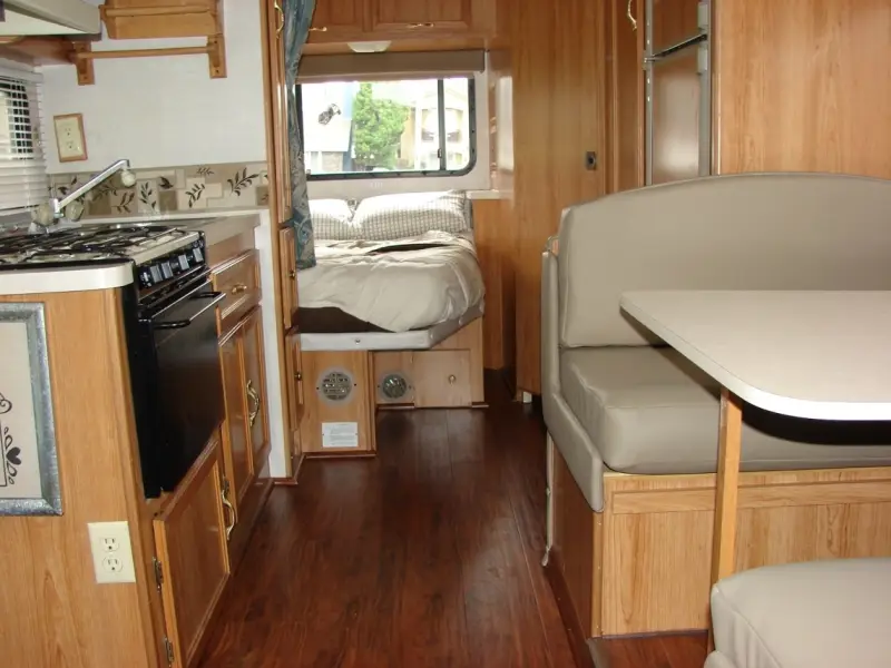 1999 Coachmen Catalina Sport photo 15