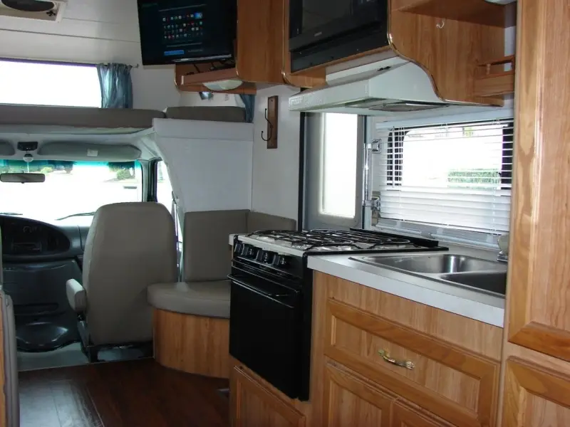 1999 Coachmen Catalina Sport photo 6