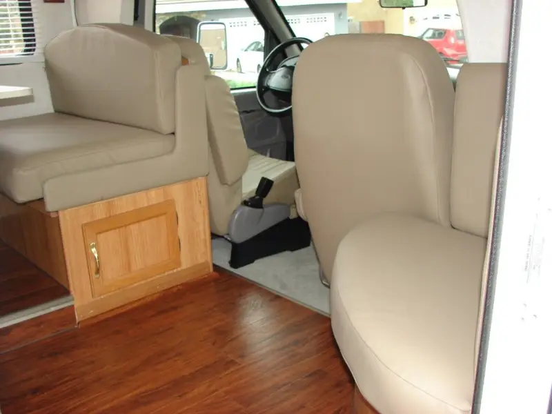 1999 Coachmen Catalina Sport photo 4