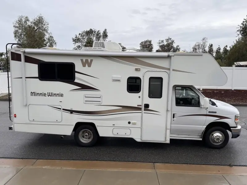 2015 Winnebago Minnie Winnie 22R photo 64
