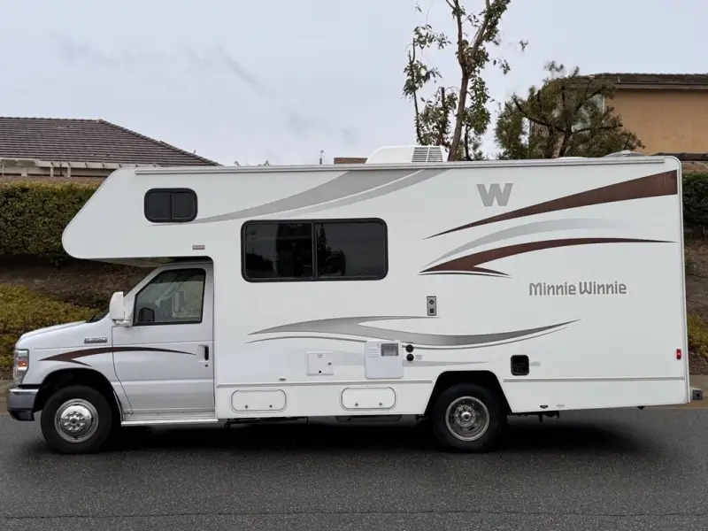 2015 Winnebago Minnie Winnie 22R photo 69