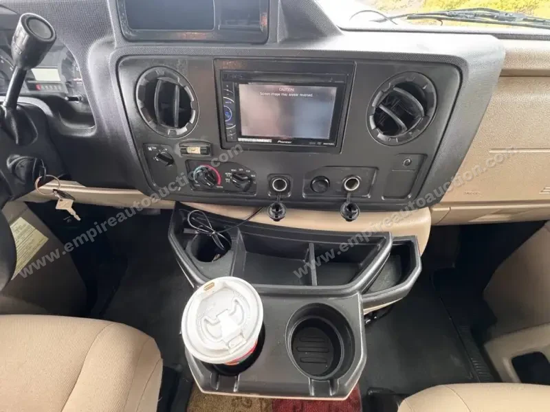 2015 Winnebago Minnie Winnie 22R photo 14