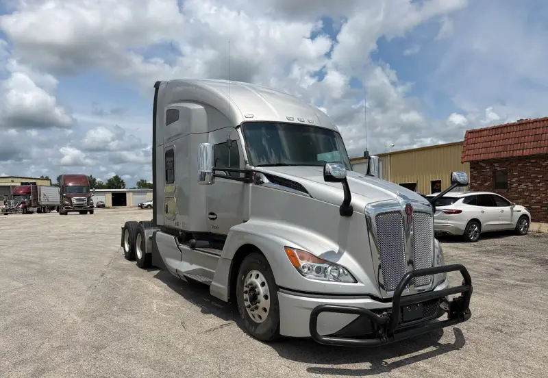 2022 Kenworth T680 photo 3