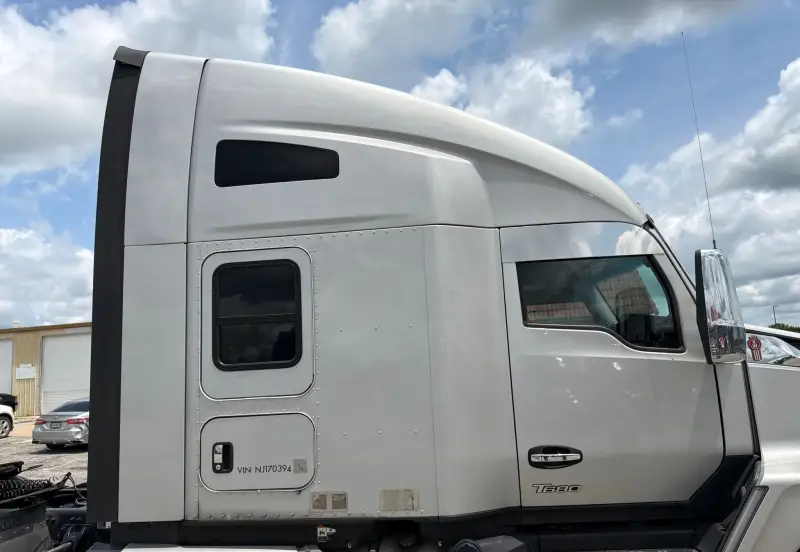 2022 Kenworth T680 photo 19