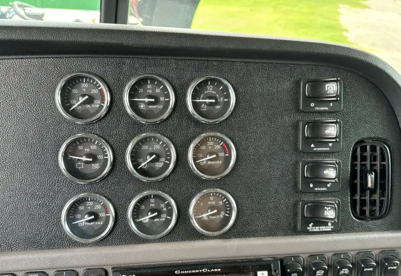 2021 Peterbilt 389 photo 38