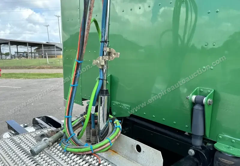 2021 Peterbilt 389 photo 18