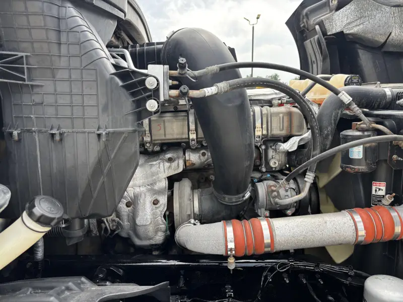 2021  Freightliner  CASCADIA 126 photo 17