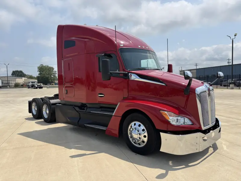 2022 Kenworth T680 Sleeper photo 18