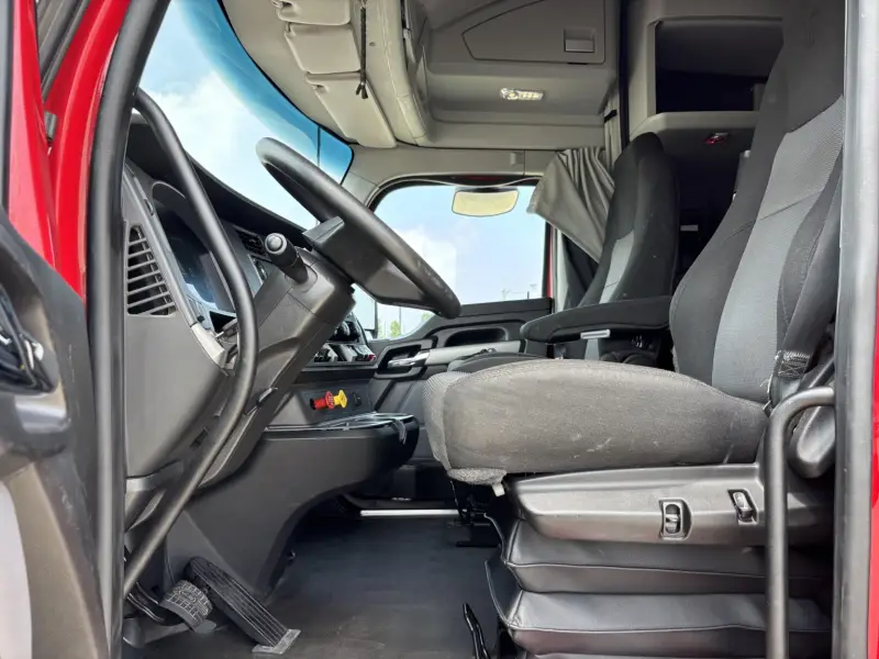 2022 Kenworth T680 Sleeper photo 15