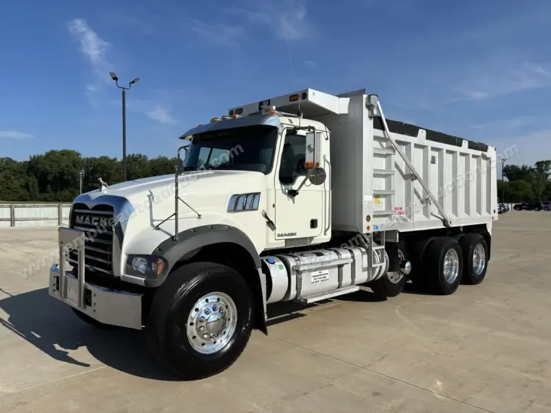 2013 Mack Granite GU713 Dump Truck photo 1