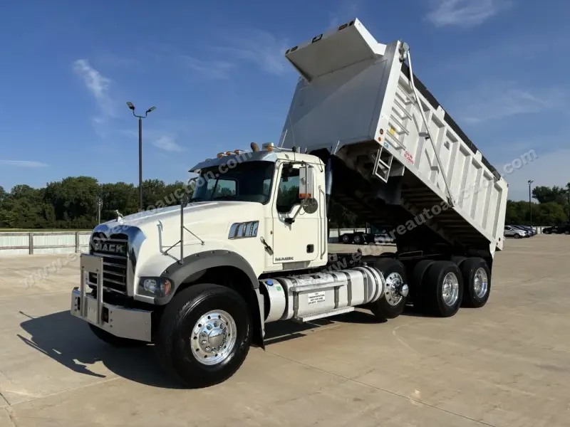2013 Mack Granite GU713 Dump Truck photo 11