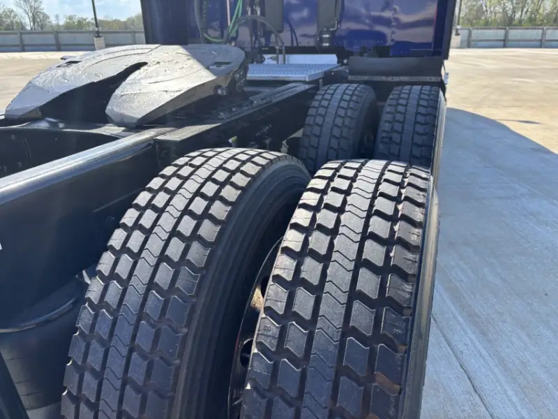 2022 Peterbilt 579 photo 23