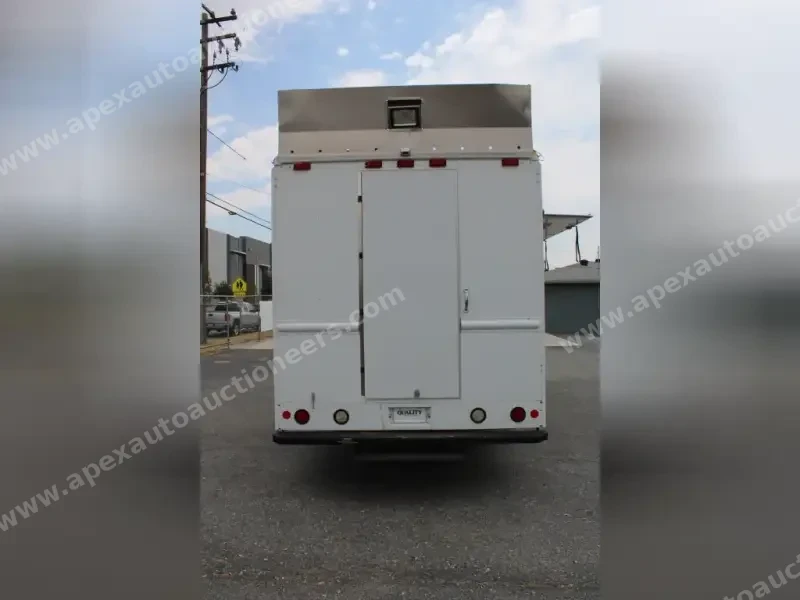 2013 Ford Catering Truck - Food Truck - E-550 Utilimaster 18 Ft Catering Step Van Food Truck For Sale photo 46