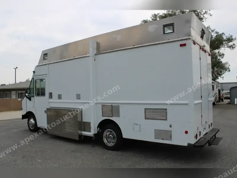 2013 Ford Catering Truck - Food Truck - E-550 Utilimaster 18 Ft Catering Step Van Food Truck For Sale photo 47