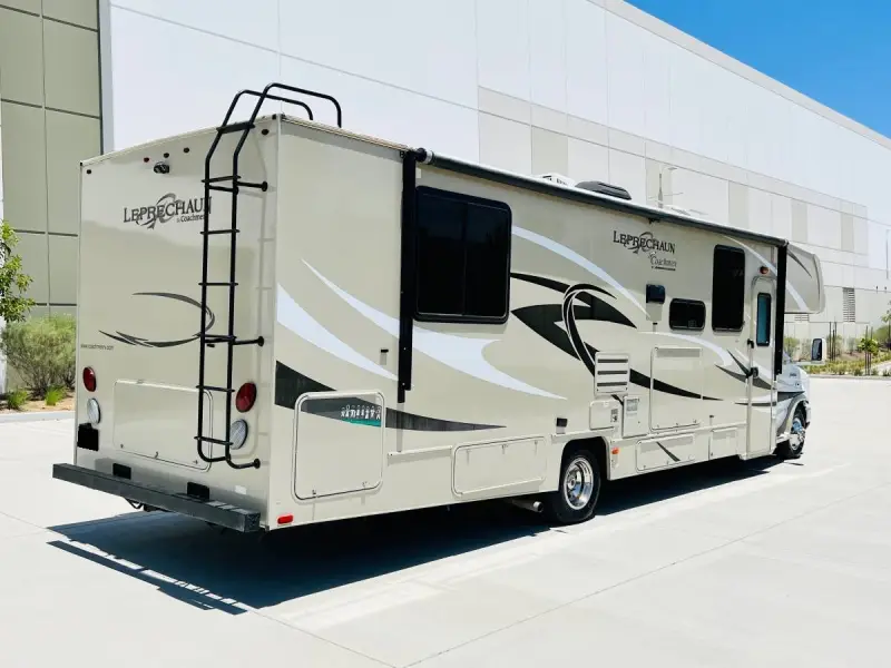 2014 Coachmen Leprechaun 319DS photo 20